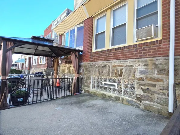 1992 Elston St, Philadelphia, PA 19138
