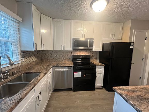 2nd image of 3509 Hickory Nut Ct