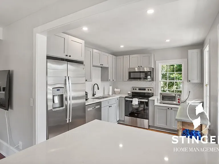 606 Carteret St #1 — Photo 4