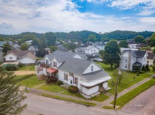 894 Pearl St, Middleport, OH 45760
