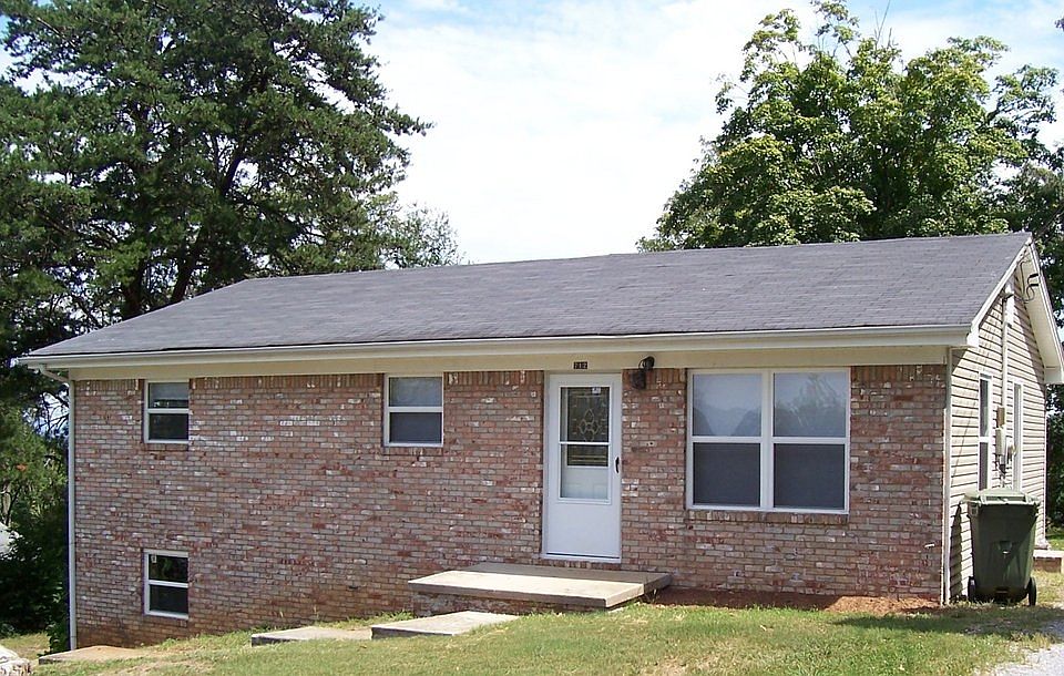 1st image of 712 Hilltop Dr