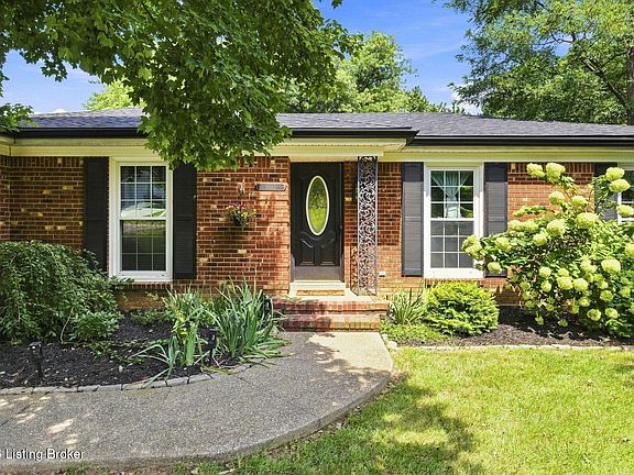 2nd image of 1003 Forest Ln