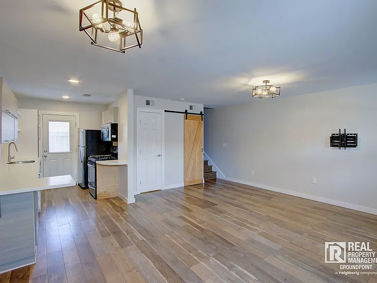 134 Congress St #B — Photo 3