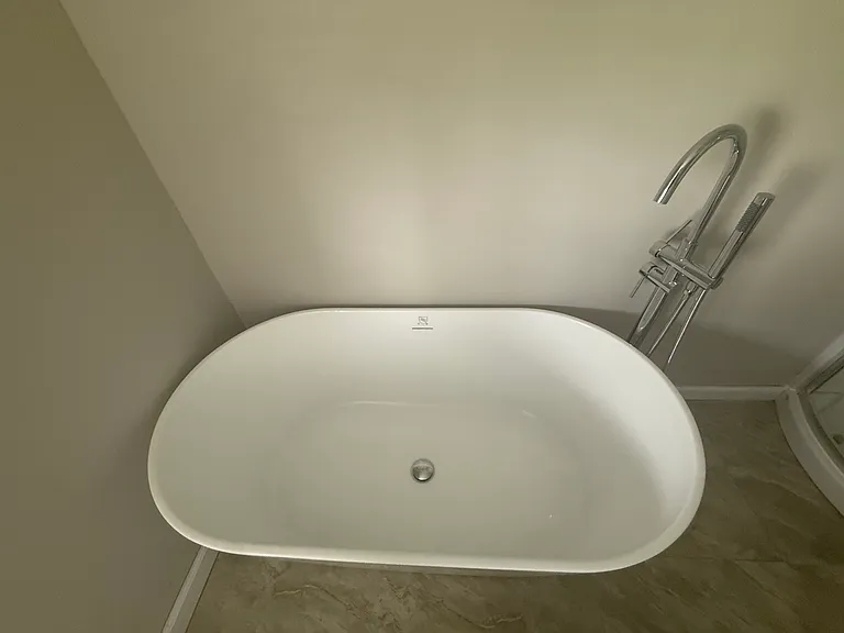 131 W Line St — Photo 16