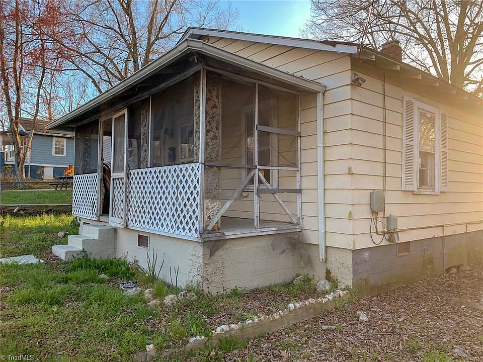 2nd image of 124 Smith St