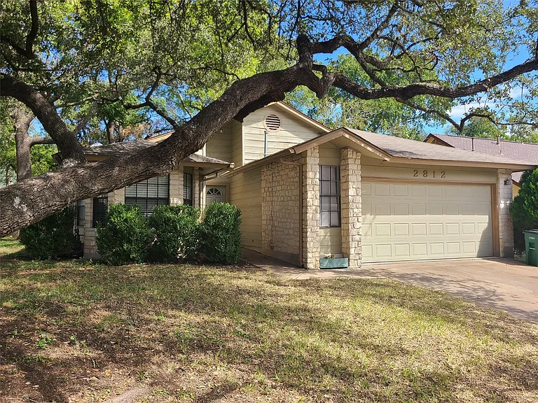 2812 Goldbridge Dr — Photo 2