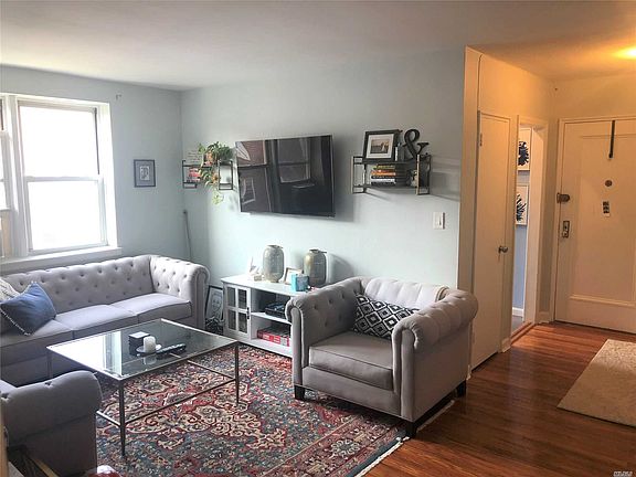 3rd image of 32 Cathedral Ave APT 6D
