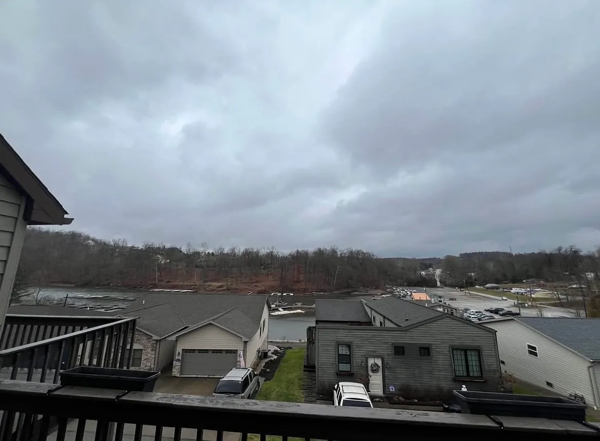 4 bed, 3.5 bath, $2,000 — Photo 2