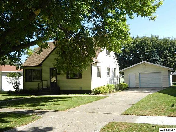 2nd image of 3057 Pine Ave