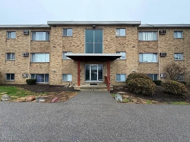 5200 Royalton Rd #A-11 — Photo 2
