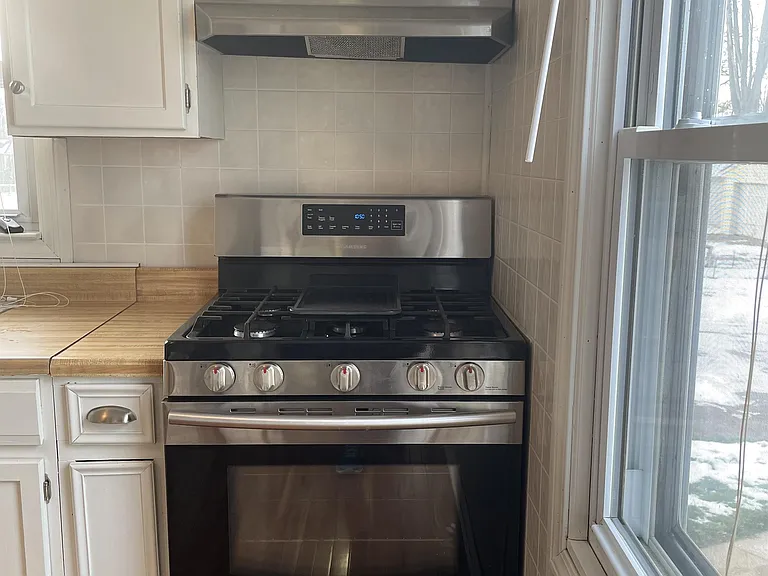 402 Brewer Ave — Photo 6