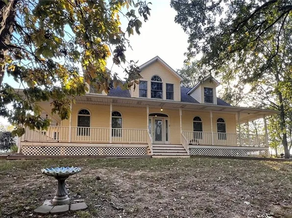 7152 SE Timberlake Dr, Holt, MO 64048