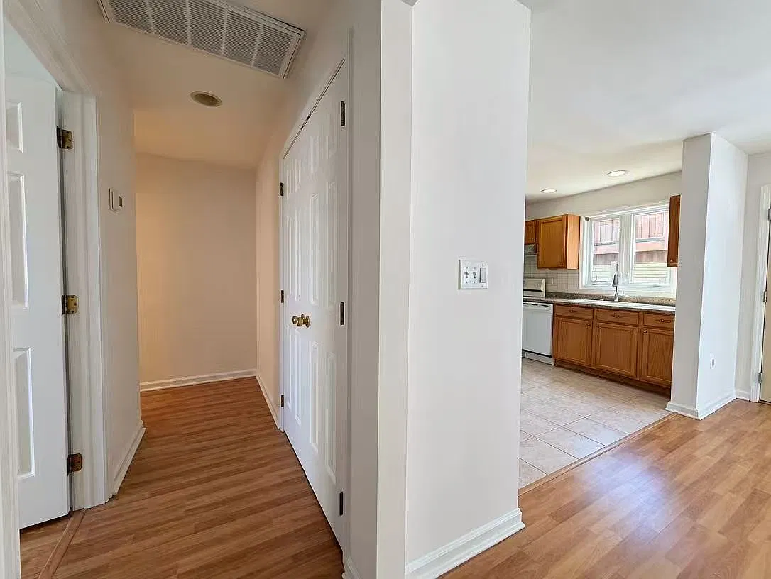 2 bed, 1200 sqft, $2,800 — Photo 4