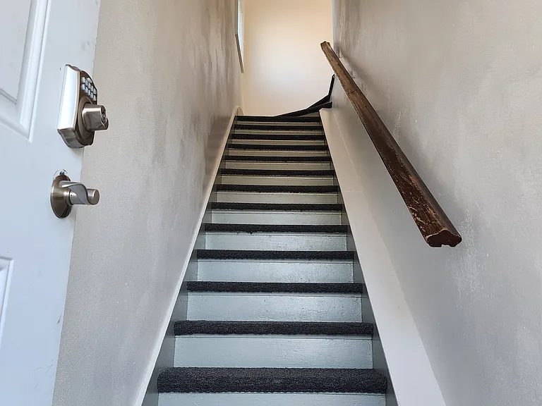 Upper Apartment