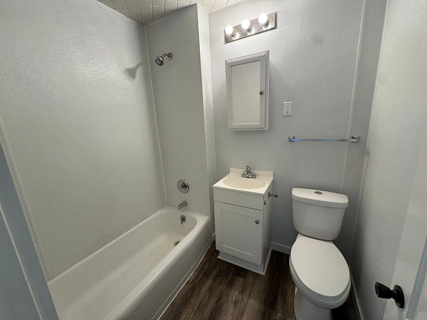 4 Bedroom Home with 2-Car Garage | Hamilton School District | Pet Friendly — Photo 4