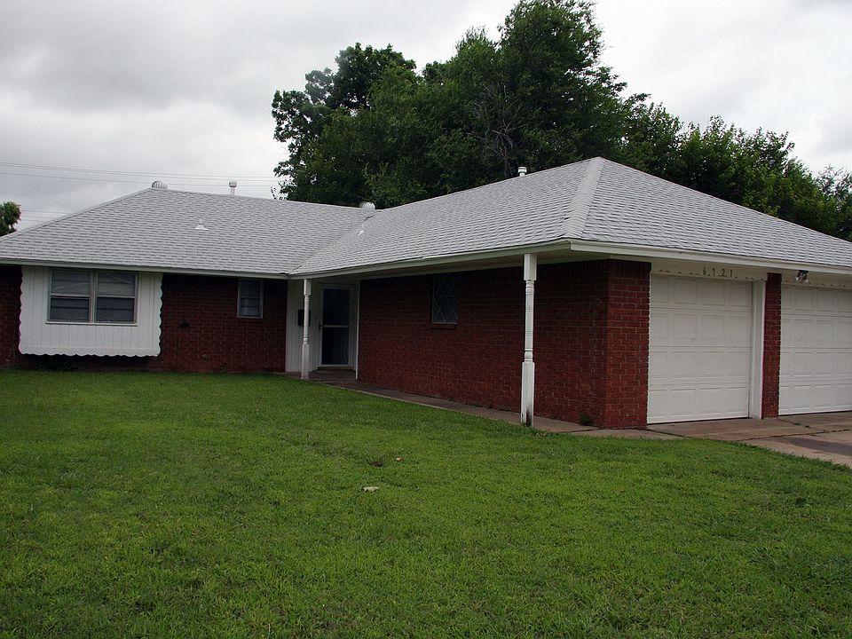Renovated 3 bd 2.5 bath Brick home