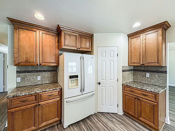 4th image of 13646 Los Olivos Ave