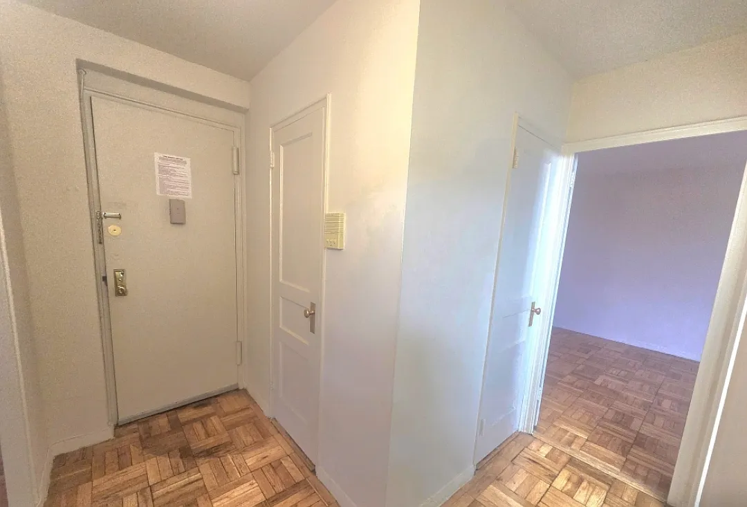 1 bed, 800 sqft, $2,268 — Photo 2