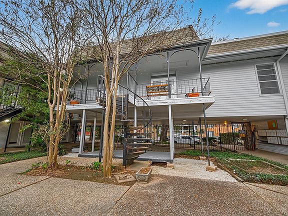 4th image of 3300 Yorktown St APT 15