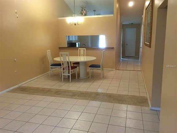 4th image of 3210 Thorn Ct