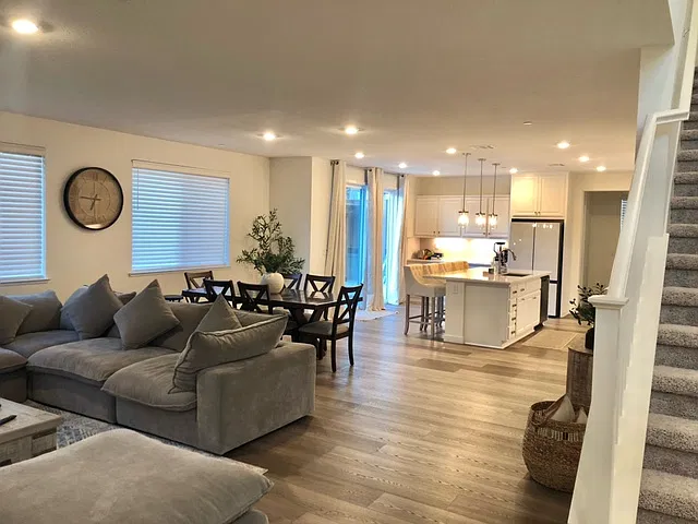 5 bed, 3252 sqft, $5,500 — Photo 4