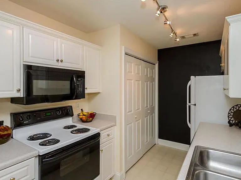 227 Caldwell Cir — Photo 13