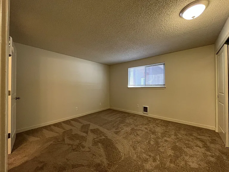 Bright and Airy Home with Stainless Steel Kitchen, Vaulted Ceilings & Washer + Dryer — Photo 30