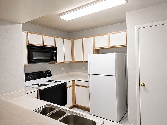 2nd image of 2300 Silverado Ranch Blvd #2140