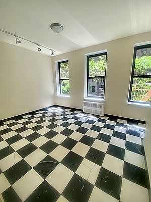 1st image of 233 E 50th St APT 3