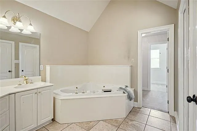 305 Charles Ct — Photo 11
