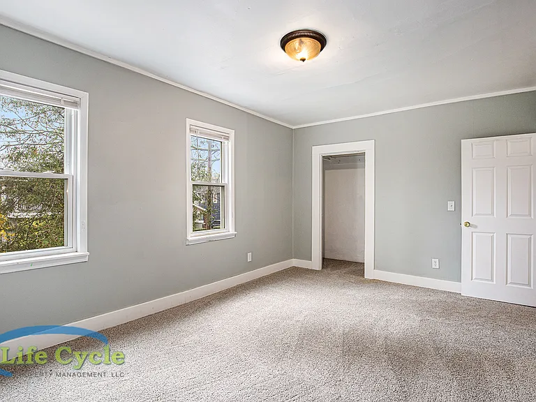 940 McReynolds Ave NW #2 — Photo 6