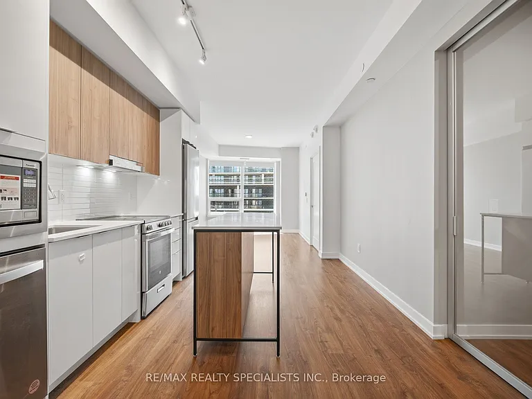 5105 Hurontario St #308 — Photo 8