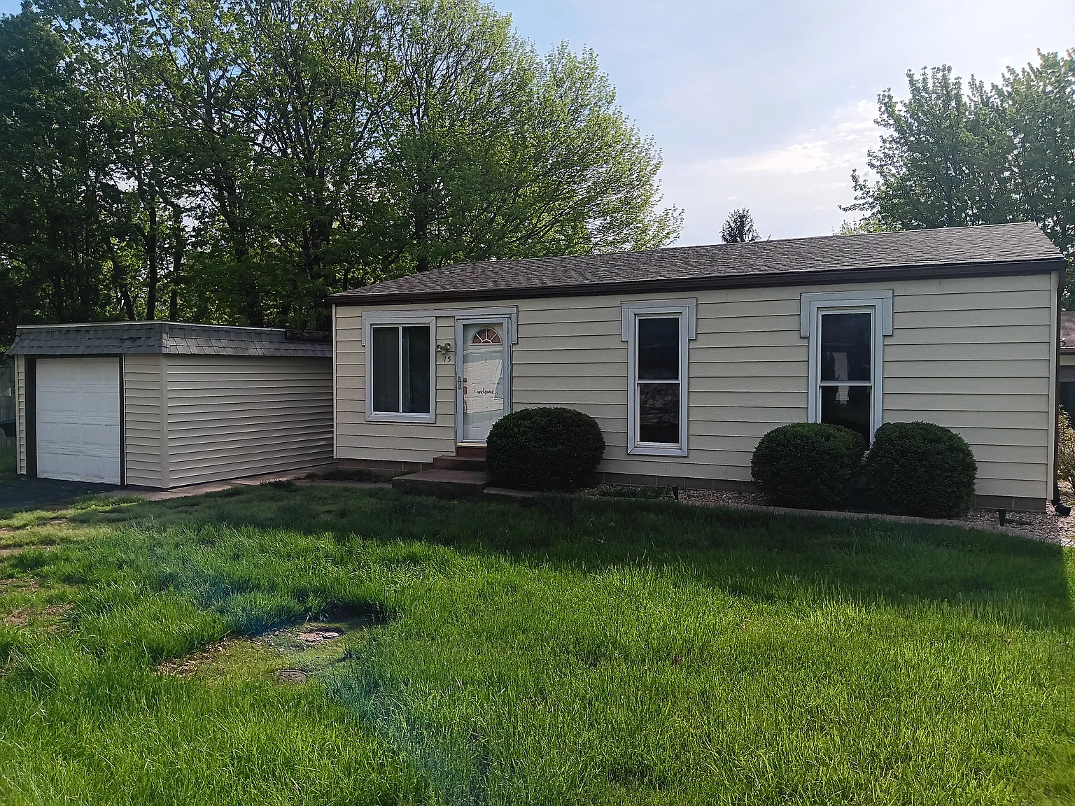 3 bed, 1.5 bath, 980 sqft, $1,850 — Photo 1