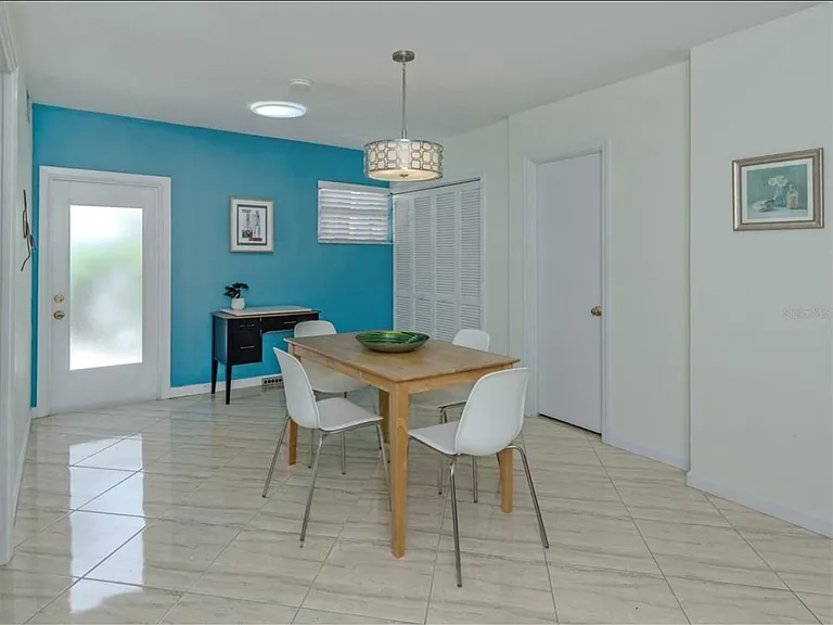 509 Harbor Dr S — Photo 3