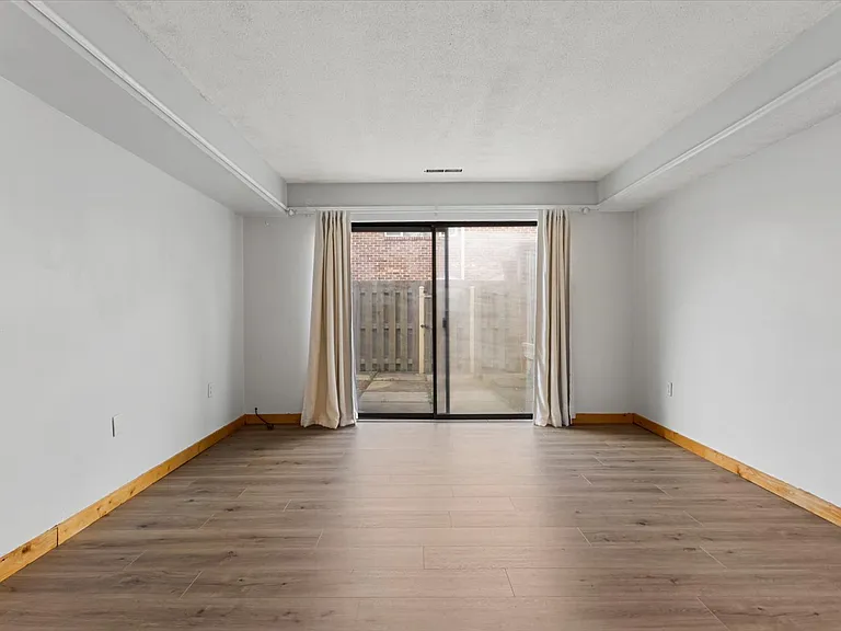 2530 E North St #3D — Photo 2