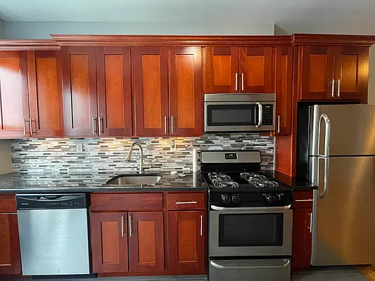 Rented by Hillel Realty Group | media 2