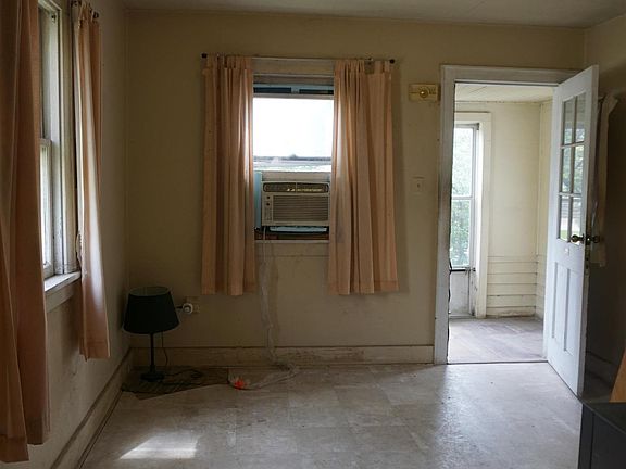 4th image of 301 Washington Ave