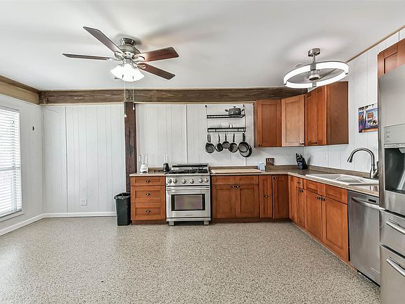 5th image of 16623 Nassau Way