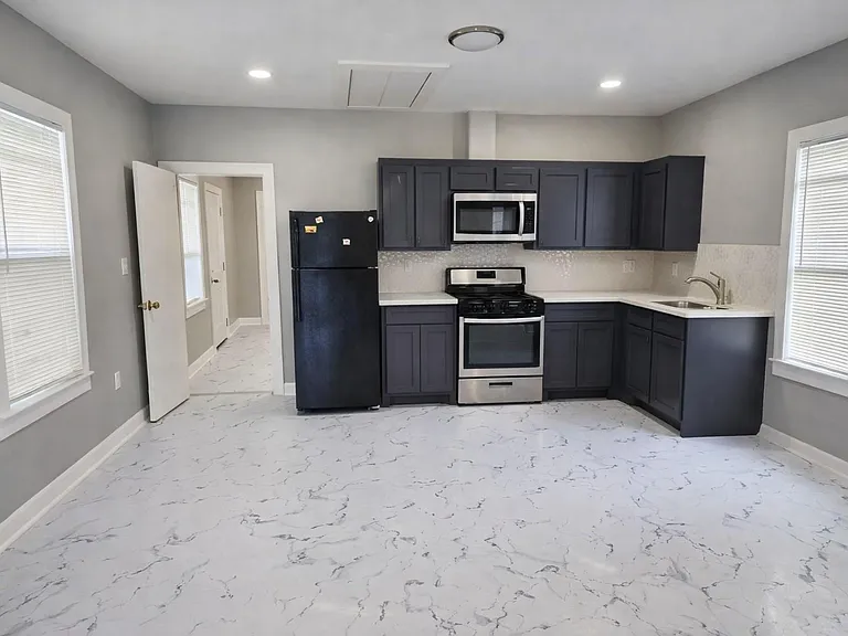 7142 Avenue K — Photo 3