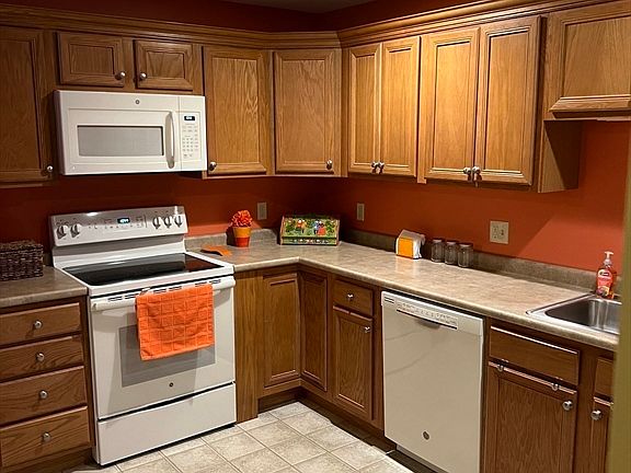 3rd image of 7 Crescent Way Unit 312