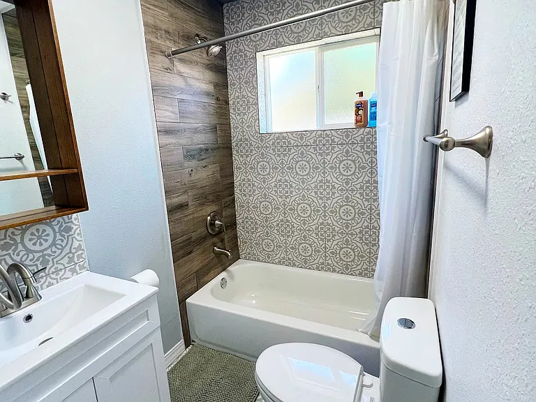 Full Bathroom with Bathtub