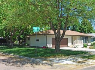 1028 W Cedar Ave, Mitchell, SD 57301