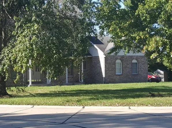 1136 Edlor Dr, Saint Louis, MO 63138