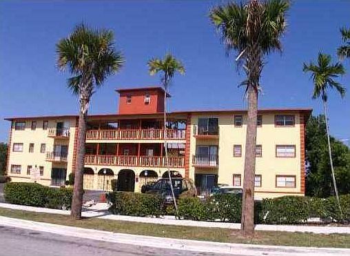 1st image of 16215 NE 18th Ct APT 108