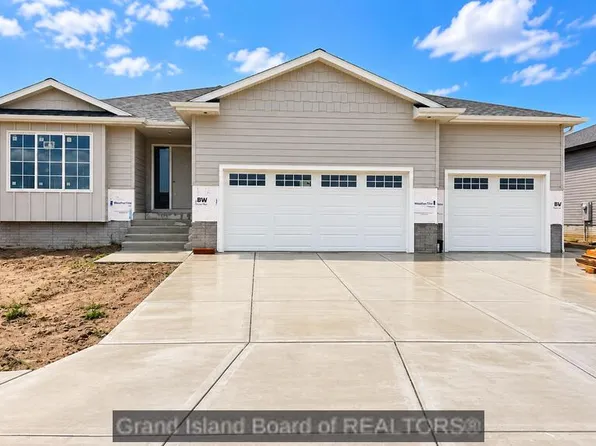 1511 Sagewood Ave, Grand Island, NE 68803