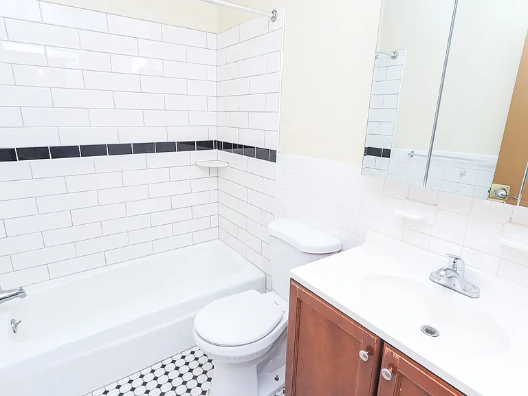 Cedar Avenue Apartments — Photo 26