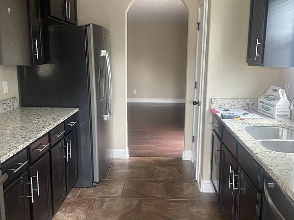3rd image of 960 Culverson Ct