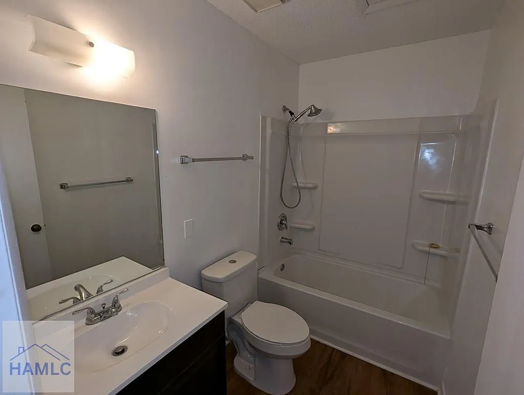 2 bed, 1.5 bath, 1068 sqft, $1,150 — Photo 4