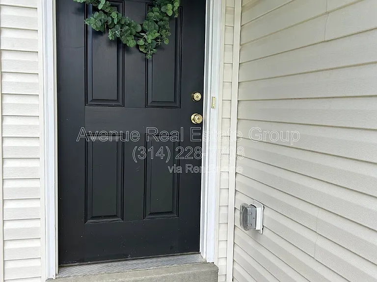 514 Rolling Meadow Dr — Photo 2