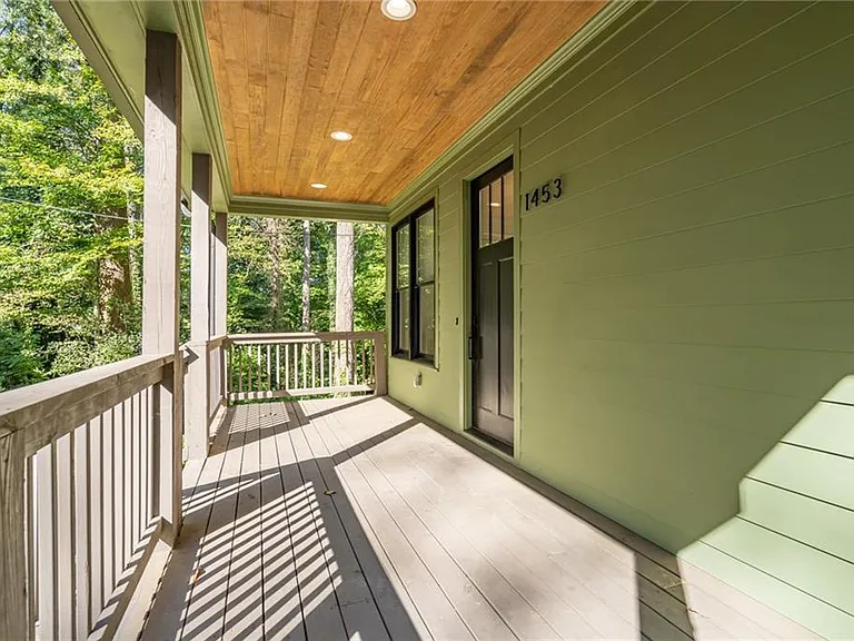 1453 Bridges Ave SW — Photo 5